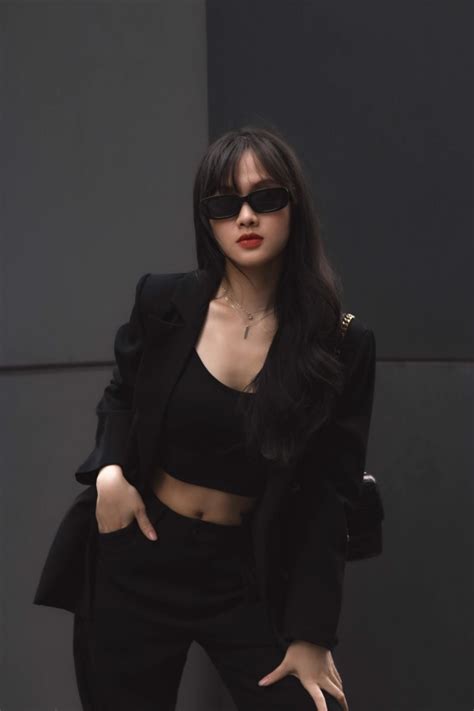 Bạn gái Nhâm Mạnh Dũng diện bikini khoe thân hình nóng bỏng trên bãi biển