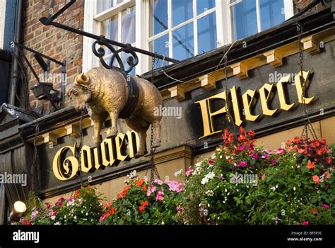 The Golden Fleece York Hi Res Stock Photography And Images Alamy