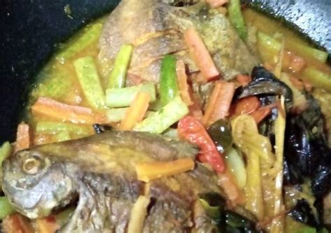 Resep Pesmol Ikan Bawal Pleus Sayuran Oleh Dewi Apriyani Cookpad