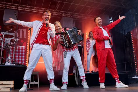 Bigbox Openair vor der Kemptener Allgäuhalle mit der Stubete Gäng