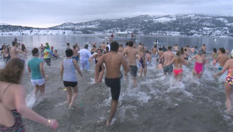 Hundreds Turn Out For Polar Bear Swims In The Okanagan Globalnews Ca