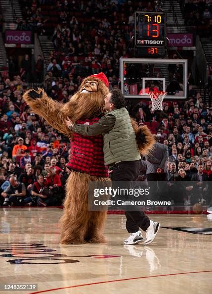 Mascot Blaze The Trail Cat Of The Portland Trail Blazers Embrace Fan