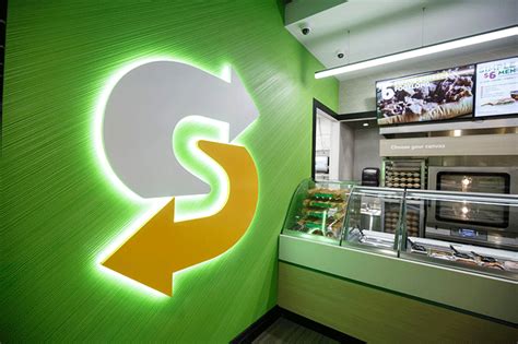 Subway Unveils ‘fresh Forward’ Redesign Nation S Restaurant News