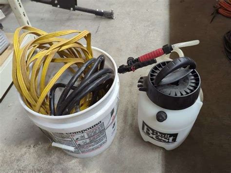 1 Gallon Pump Sprayer And 2 Extension Cords Isabell Auction