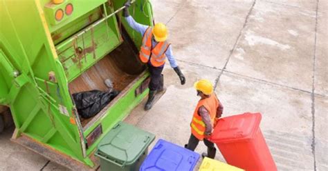 Trabajadores De La Limpieza Hallan Feto Humano Dentro De La Basura