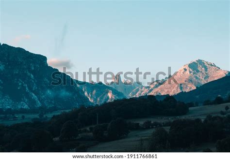 Naranjo De Bulnes Known Picu Urriellu Stock Photo 1911766861 Shutterstock