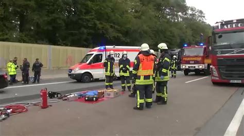 Schwerer Unfall Nach Protestaktion Auf Der A3 17 30live Rheinland