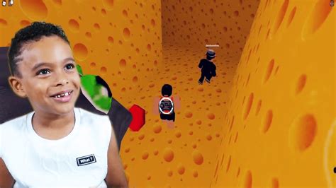 Escapando Do Rato Gigante No Cheese Escape Do Roblox Youtube