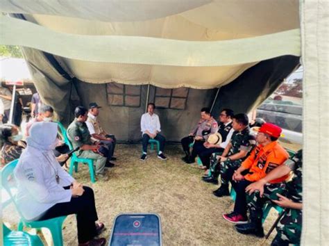 Foto Presiden Instruksikan Buka Akses Daerah Terisolasi Akibat Gempa