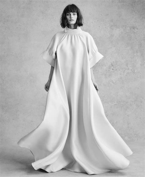 Pin On White Now Vogue Wedding Fashion Photography Editorial