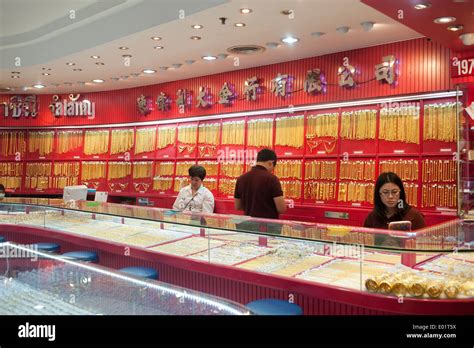Bangkok Thailand 2014 Gold Jewelry Shop In Chinatown Stock Photo Alamy