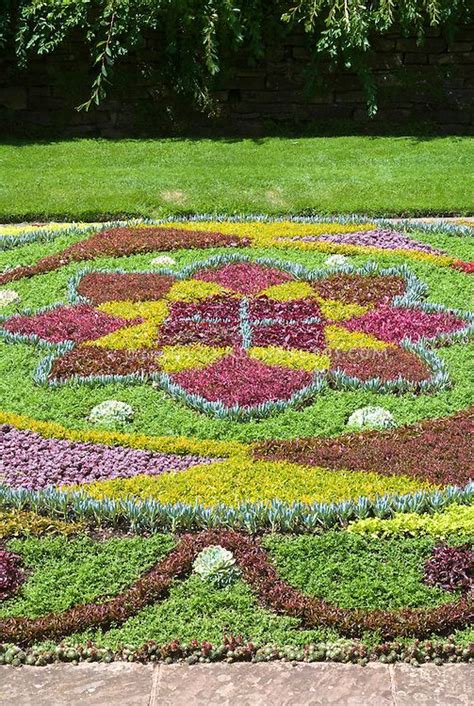 Succulent Carpet - Knot Garden Patterns