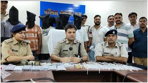 Mp Crime Jewelery And Cash Worth Rs 10 Lakh Were Looted At Gunpoint