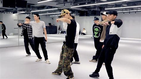 Exo On Twitter Exo Love Shot Dance Practice Behind Https T Co