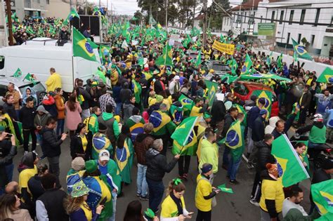 Bolsonaristas Inconformados Fazem Atos Na Frente De Quart Is Do