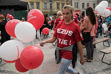 Marsz dla Jezusa przeszedł przez Wrocław Miało iść 300 osób ale