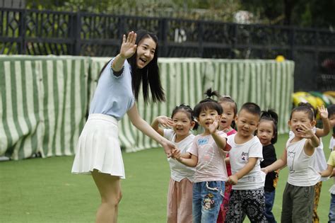 幼儿园公立好还是私立好？最重要一项差别，上小学后才看出来 孩子