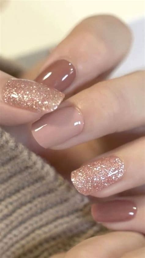 Glittery Nude Nail Design Jel tırnaklar Jel tirnak Oje