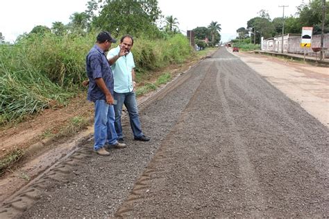 ASFALTO Laerte Gomes acompanha início da obra de reparos da estrada do