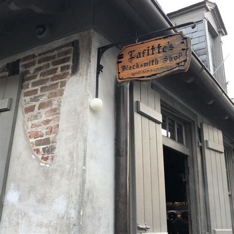 Lafitte's Blacksmith Shop Bar in New Orleans, LA (18 Photos)