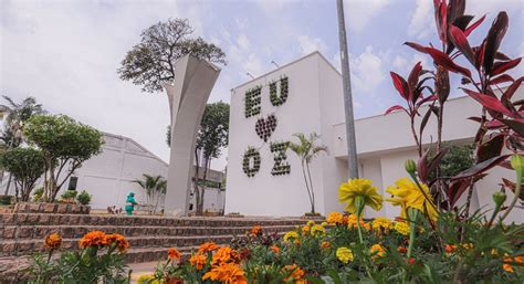 Fachada do Fundo Social de Osasco recebe jardim vertical L10 NOTÍCIAS