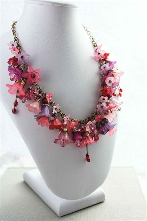 Necklaces Using Lucite Flower Beads Statement Necklace Lucite