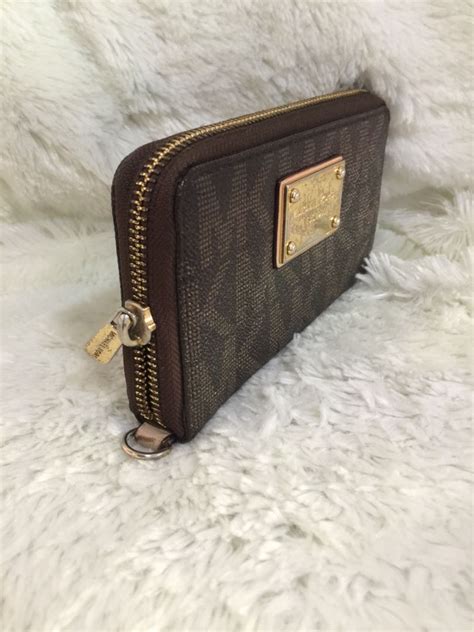 Michael Kors Wallet, Women's Fashion, Bags & Wallets, Wallets & Card ...