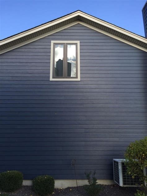 Dive Into Deep Ocean Blue Siding By James Hardie Traditional Exterior Chicago By Opal