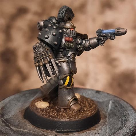 Iron Warrior Sergeant In Mk3 Armor I Wonder If You Can Use Horus