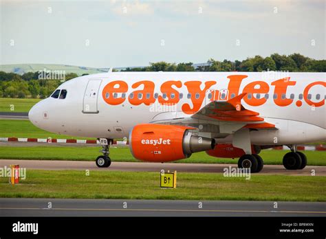 Airbus Easyjet Hi Res Stock Photography And Images Alamy