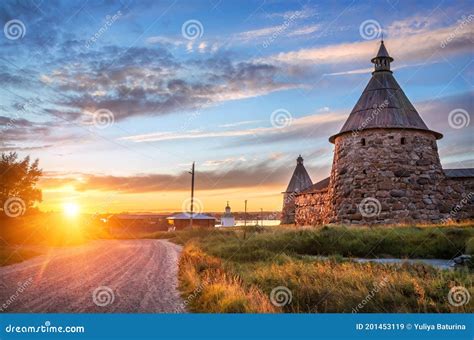 Torres De Piedra Del Monasterio De Solovetsky Imagen De Archivo