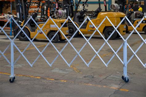 Port A Guard Maxi Expandable Retractable Barriers