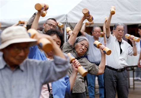 Japanese Aged 65 Or Above Hit Record 346 Million The Japan Times