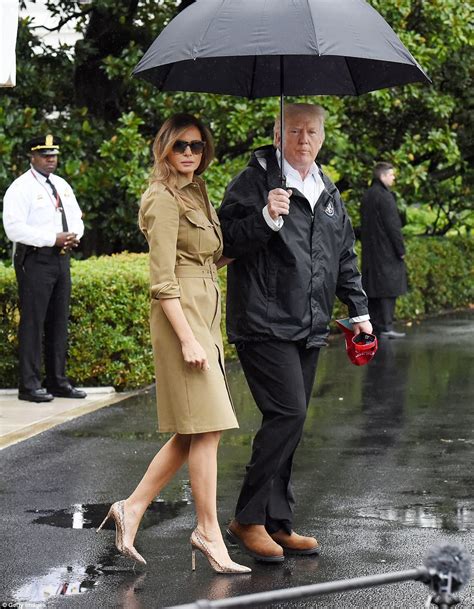 Trumps Fly To Texas To Meet Hurricane Harvey Victims Daily Mail Online