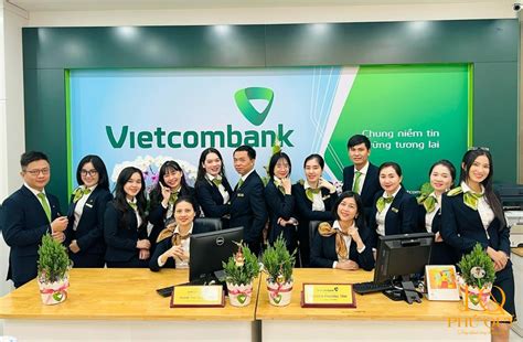 Đồng Phục Vietcombank Sắc Xanh Cho Sự Phát Triển Bền Vững