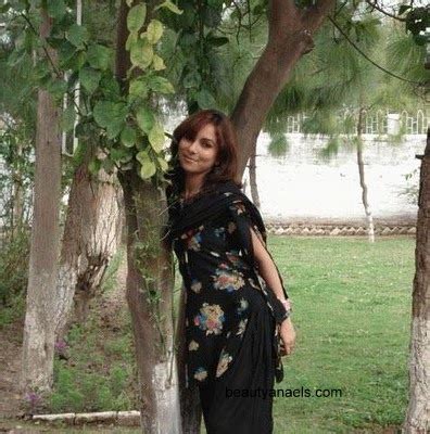 Mallu Masala Boobs Aunty Hot Wallpapers