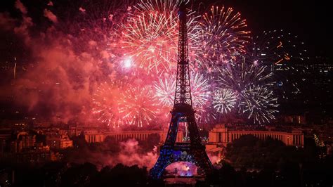 Video Revivez Le Feu Dartifice Du 14 Juillet à Paris