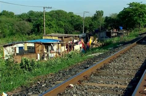 Fam Lias Da Favela Brejo Alegre S O Notificadas A Deixar Rea