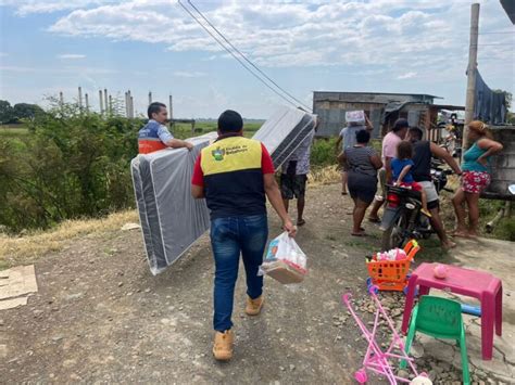 Alcald A De Babahoyo Lleg Con Ayuda A Familia Que Perdi Su Casa