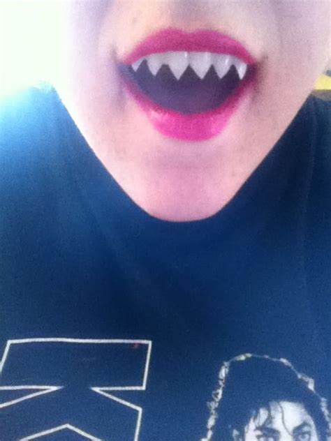 Teeth Nails: DIY cosplay teeth