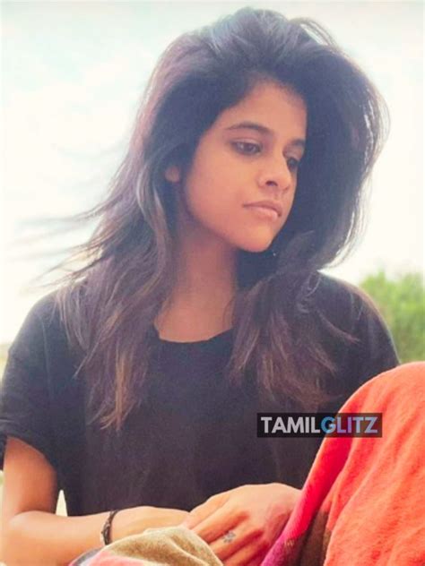 Maya Krishnan (Bigg Boss Tamil 7) Wiki, Age, Family, Images - TamilGlitz