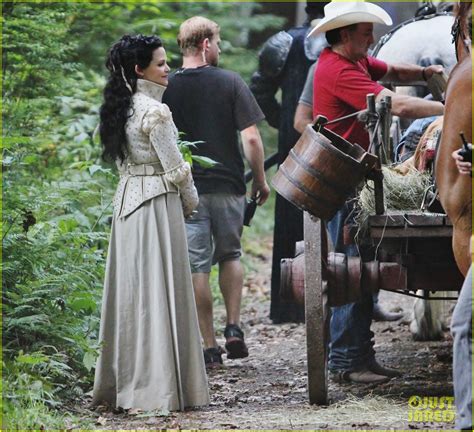 Ginnifer Goodwin Josh Dallas Costumes For Once Upon A Time Photo