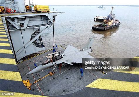 2,792 Charles De Gaulle Aircraft Carrier Photos & High Res Pictures ...