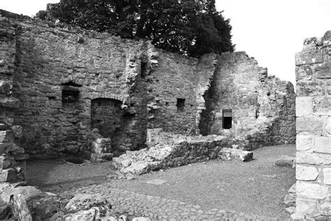 Aberdour Castle IMG 5646 Robert Henderson Flickr