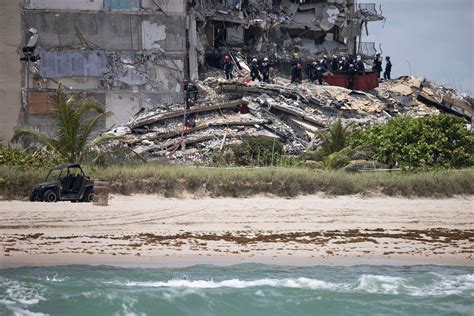Teen watches horrific Surfside condo collapse from bedroom