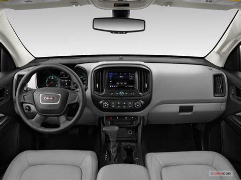 2021 GMC Canyon: 26 Interior Photos | U.S. News