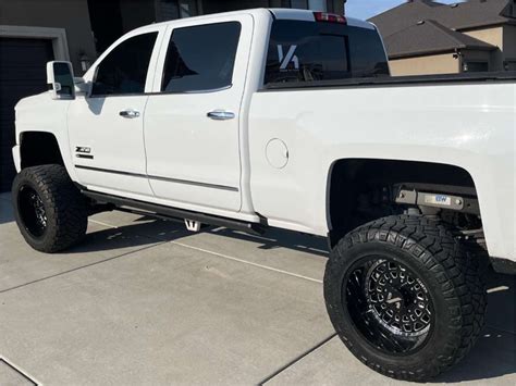 2018 Chevrolet Silverado 3500 Hd With 20x12 51 Arkon Off Road Crown