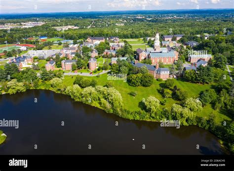 College Campus Building Hi Res Stock Photography And Images Alamy