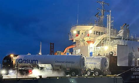 Gasum Performs First LNG Bunker Delivery To Newbuild Dry Bulk Vessel In