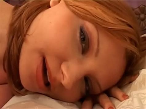 Hard Une Belle Salope Se Fait Troncher Alors Que Son Mari Dort C T Xvideos